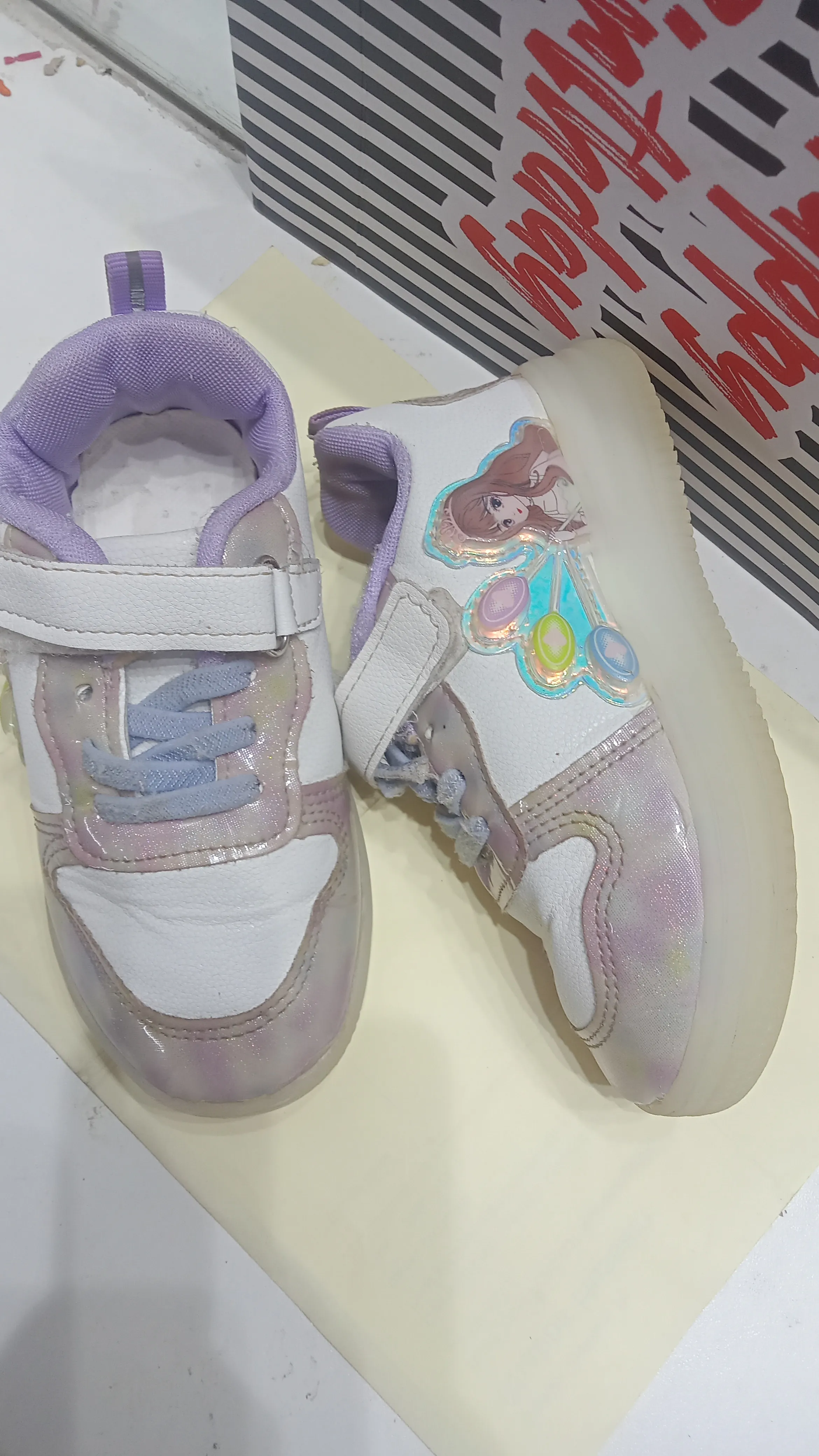 Kids shoes 29