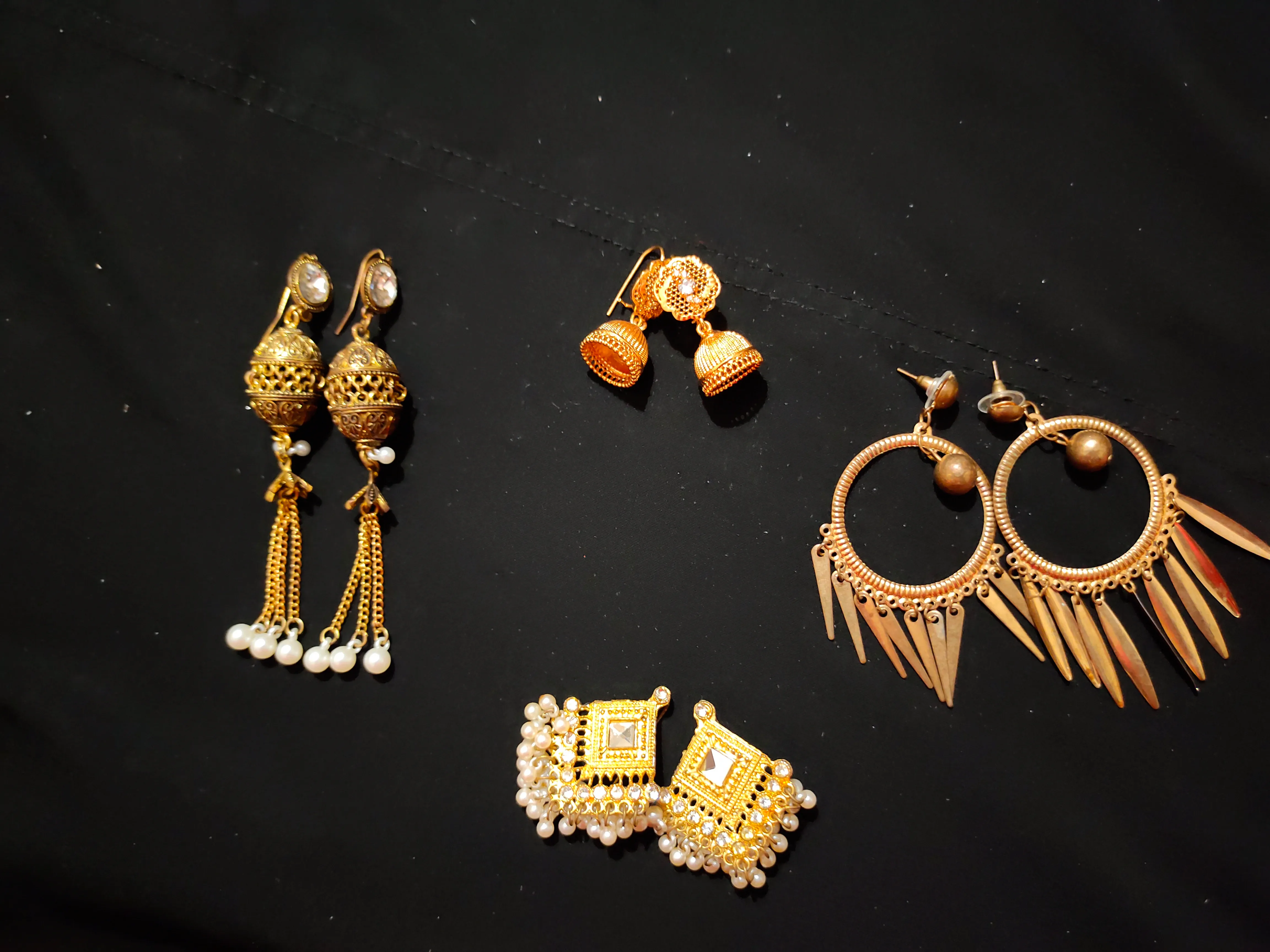 4 earrings set